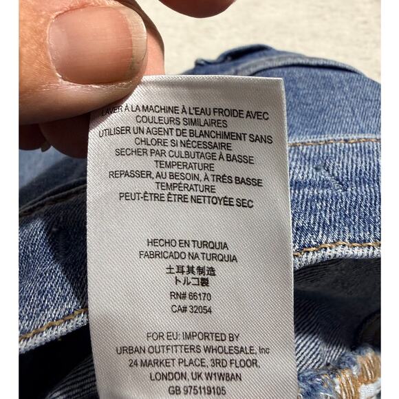 Free People W28 Destroyed Hem, Distressed knee Mid high Rise Made in Turkey - Picture 9 of 9